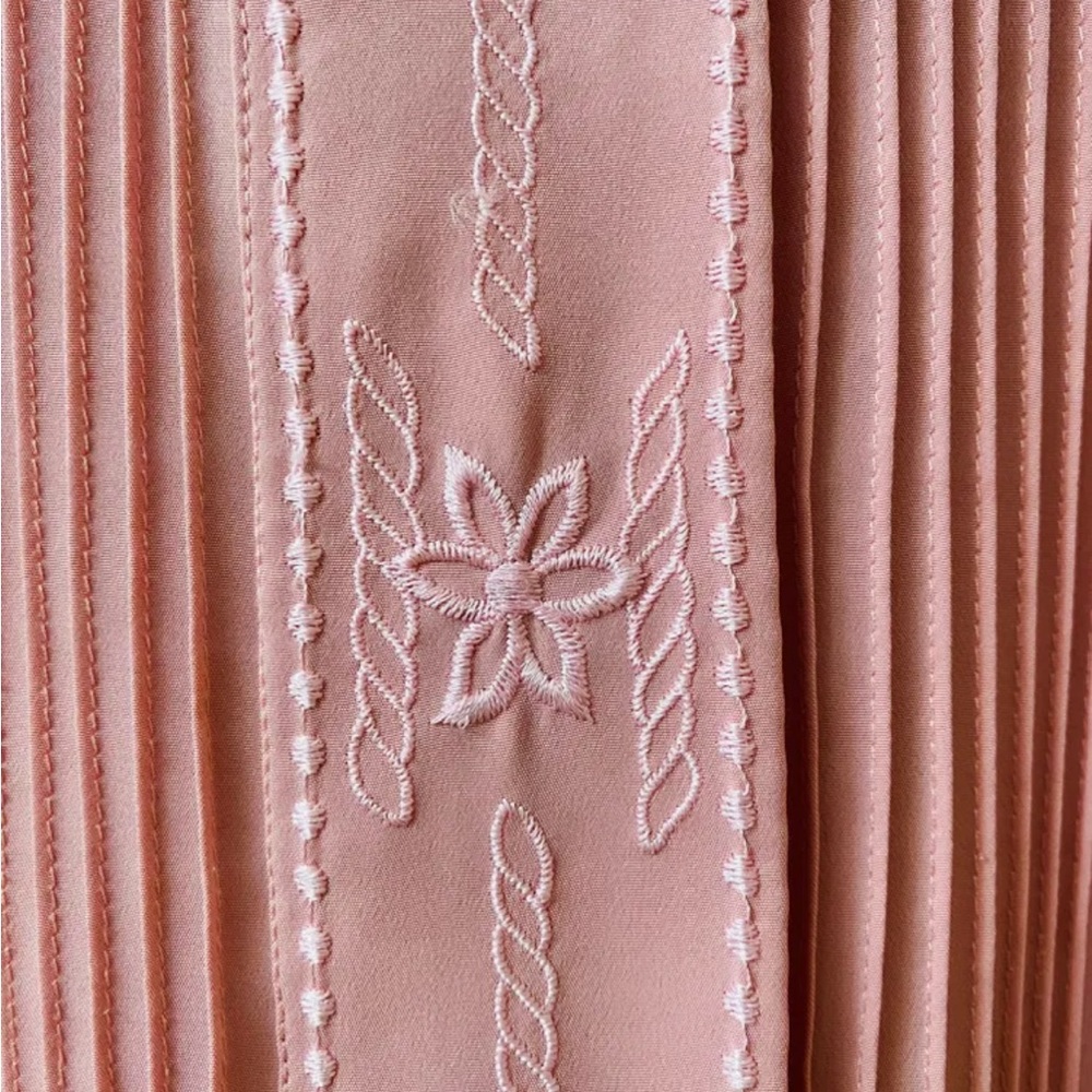 Embroidered blouse - Picture 5 of 6